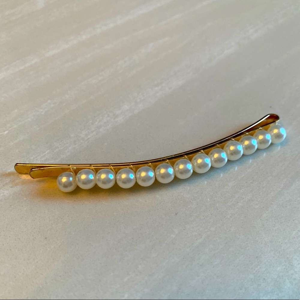 Timeless Pearl Hair Clip